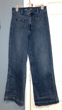 Load image into Gallery viewer, Old Navy Jeans Size 6
