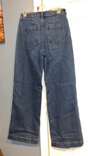 Load image into Gallery viewer, Old Navy Jeans Size 6
